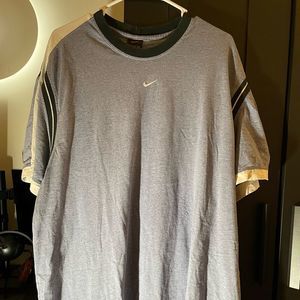 Vintage Nike mens center swoosh T-shirt